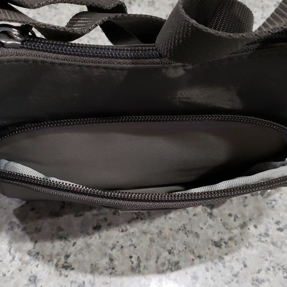 Baggallini Crossbody Bag - Picture 2 of 4